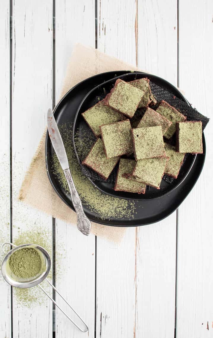 dark chocolate cake bars with matcha