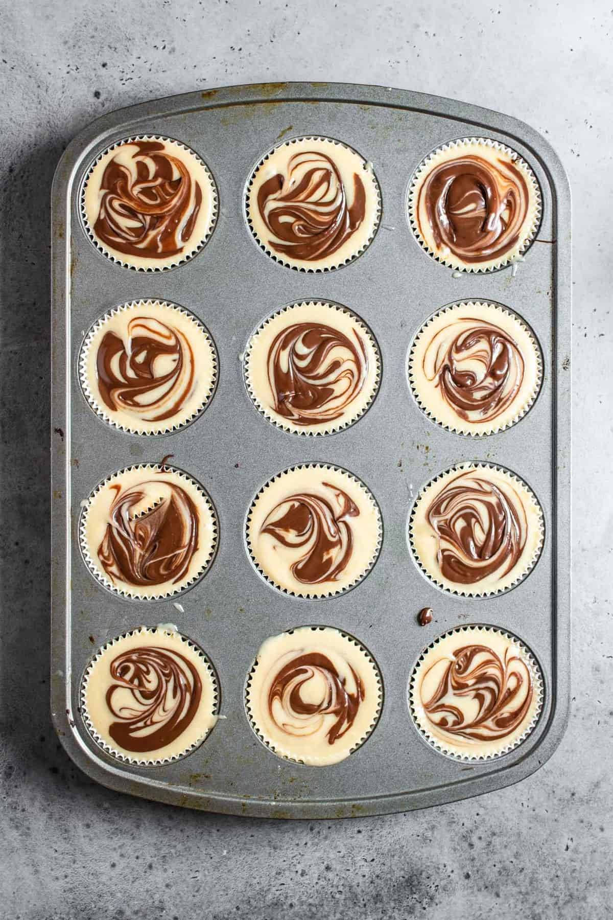 Almond Chocolate Cupcakes loaded with flavors and made in 10 minutes.