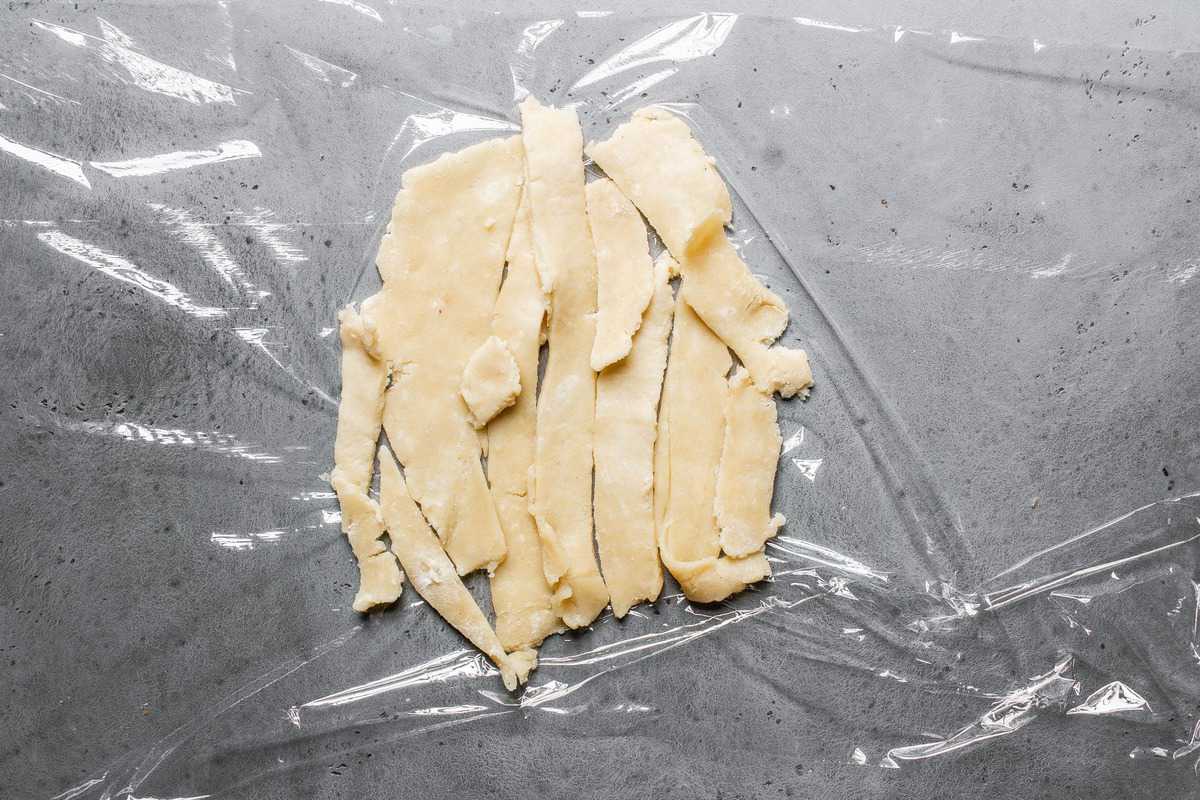 How to use pie crust leftovers
