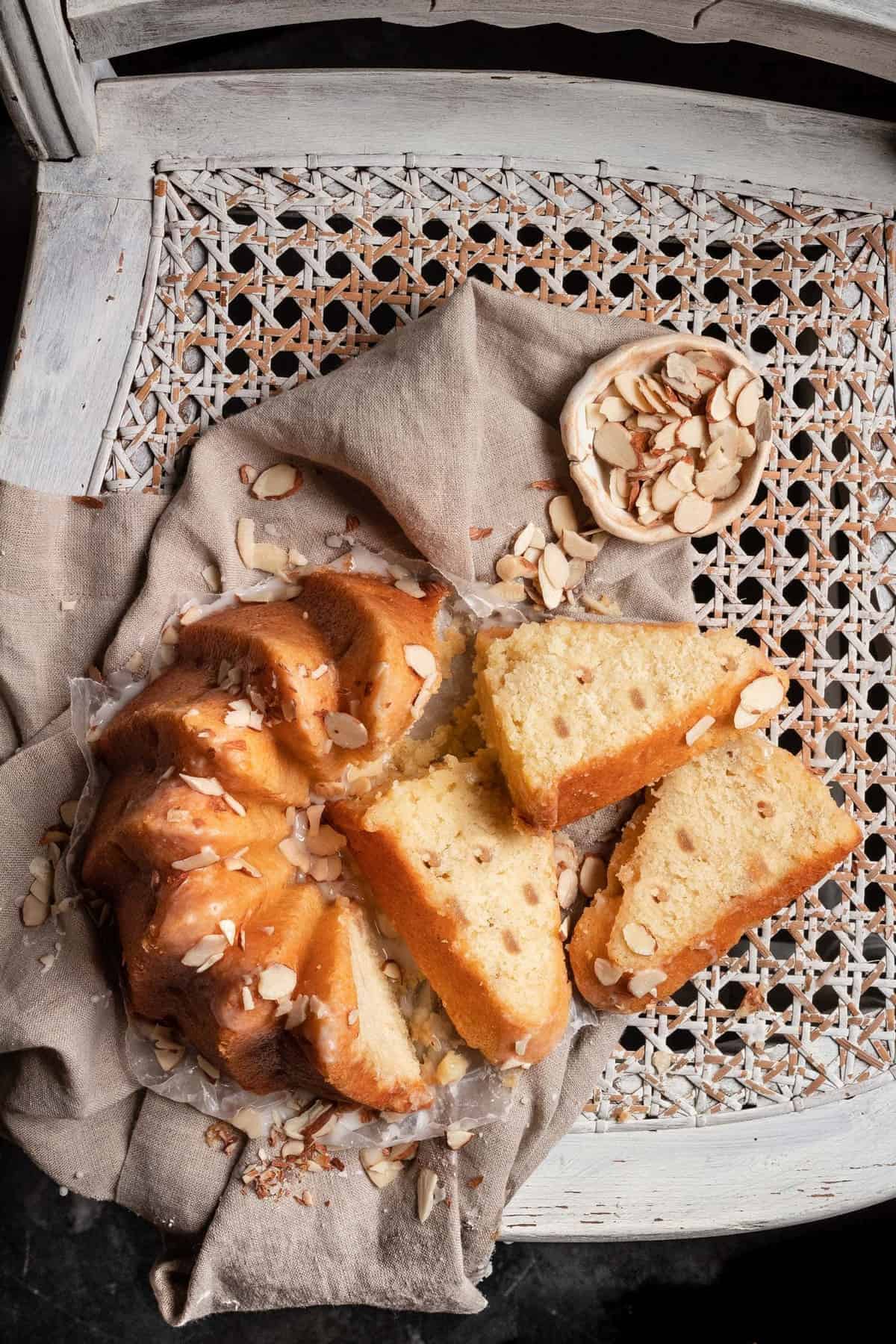 Pear cake  recipe with almond and olive oil