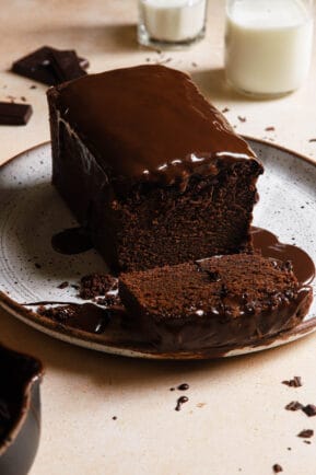 sliced chocolate cake with gin