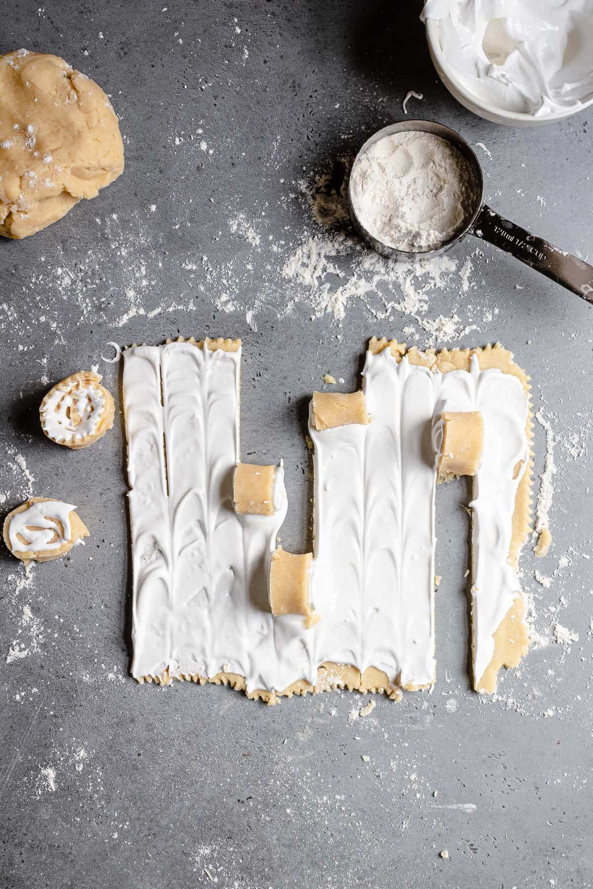 How to fill and roll cookies filled with meringue