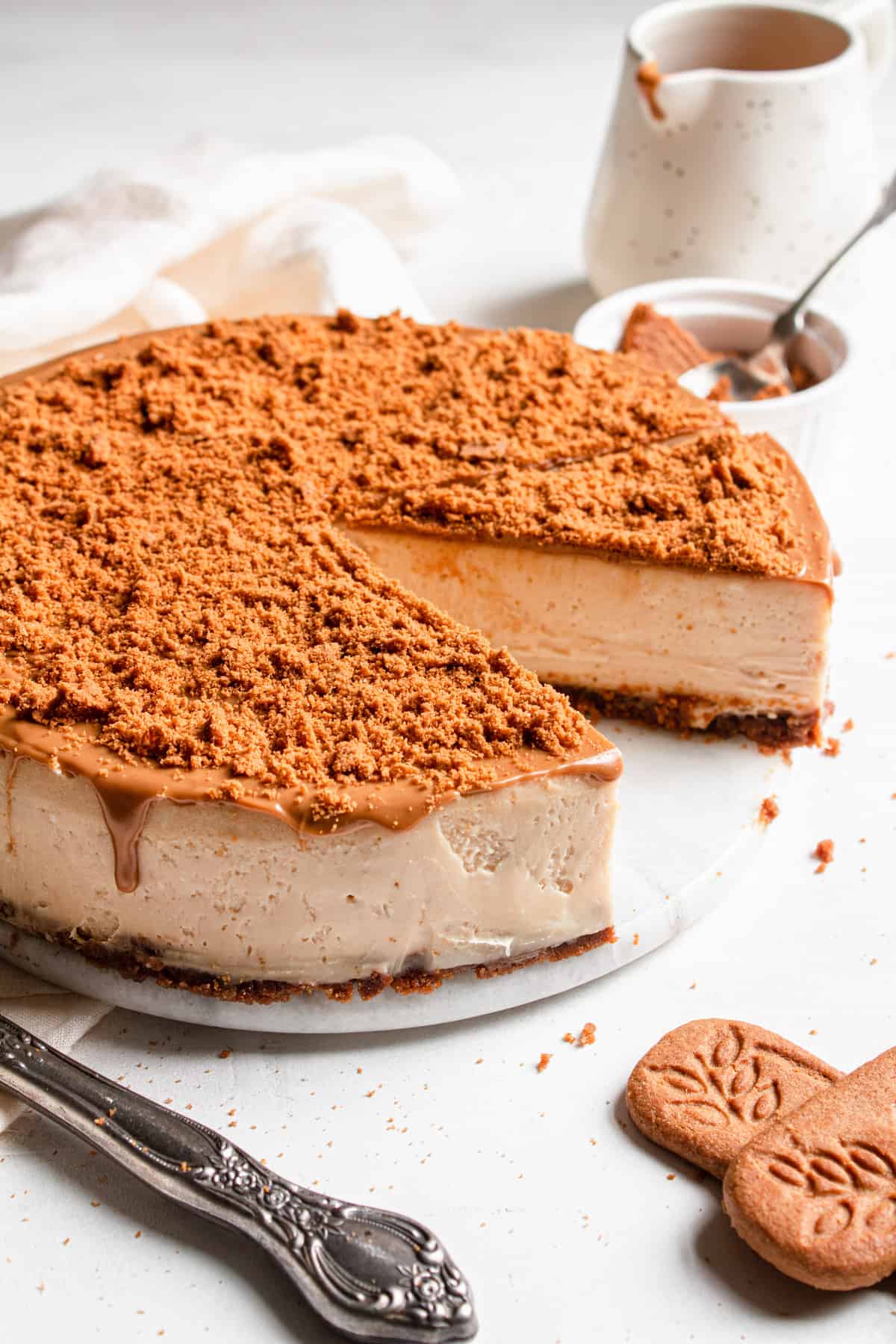 This Cookie Butter Cheesecake is smooth creamy and so delicious 