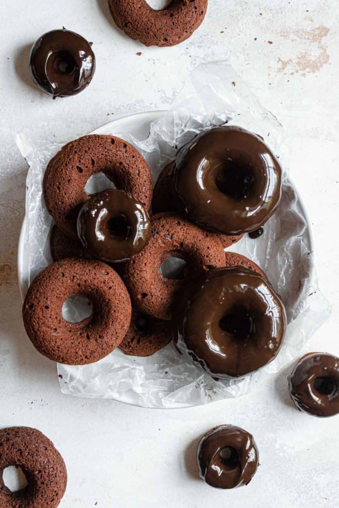 Chocolate Baked Donuts, easy and fast baked choclate donuts.