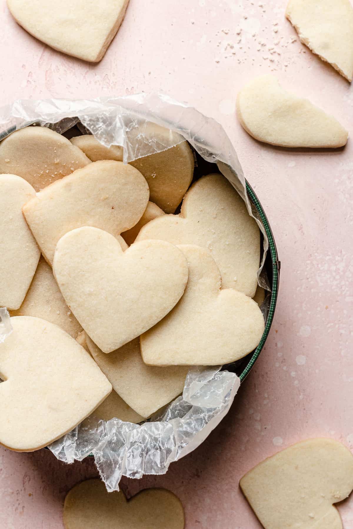 Shortbread cookies with sharp edges