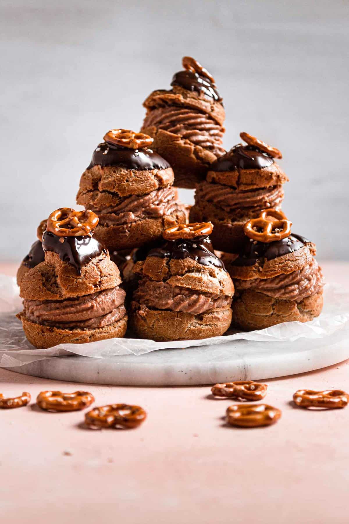 Pretzel chocolate cream-puffs recipe