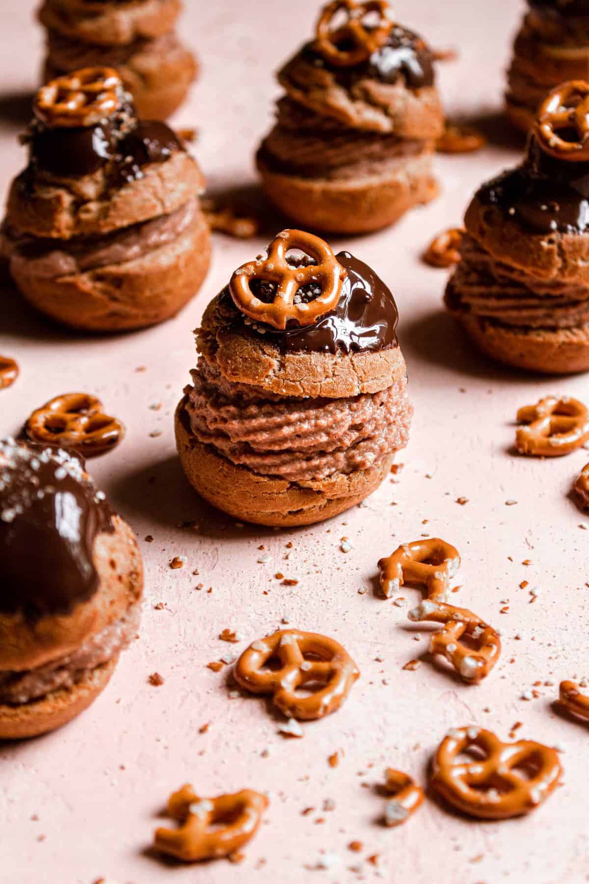 Pretzel chocolate cream-puffs recipe