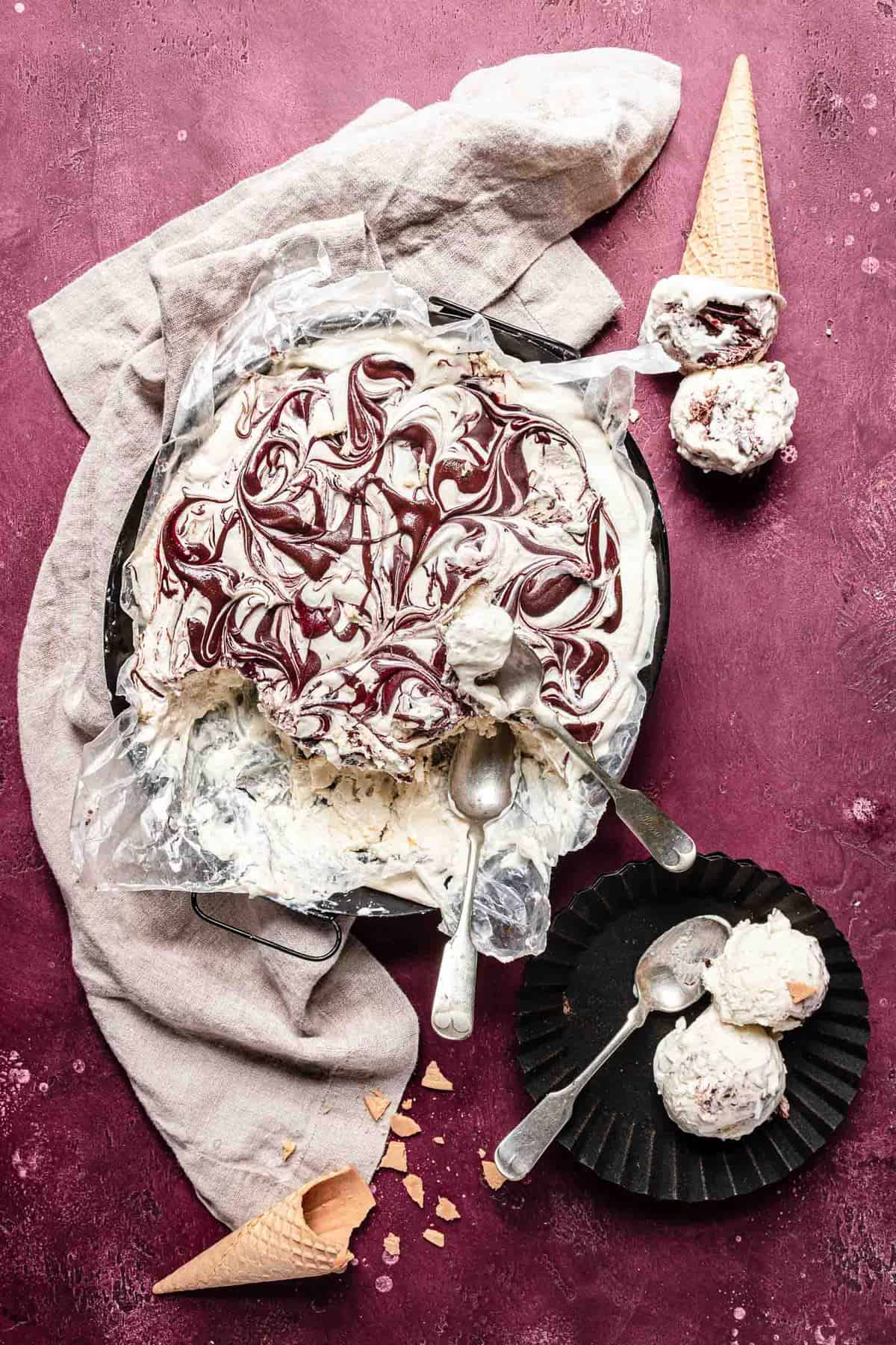 https://www.onesarcasticbaker.com/wp-content/uploads/2020/06/Tahini-chocolate-ice-cream-process-7.jpg