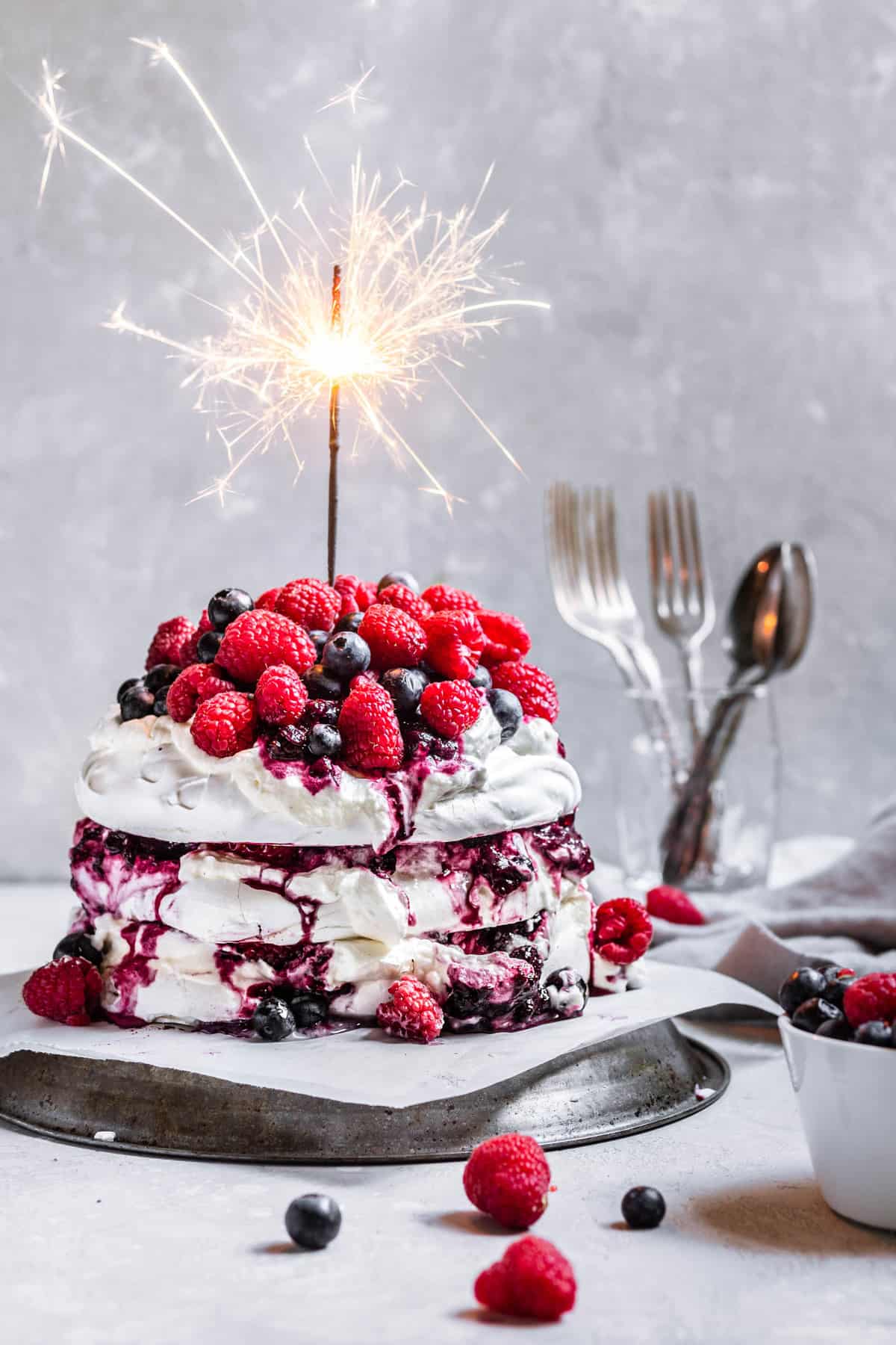 Berry Pavlova cake recipe