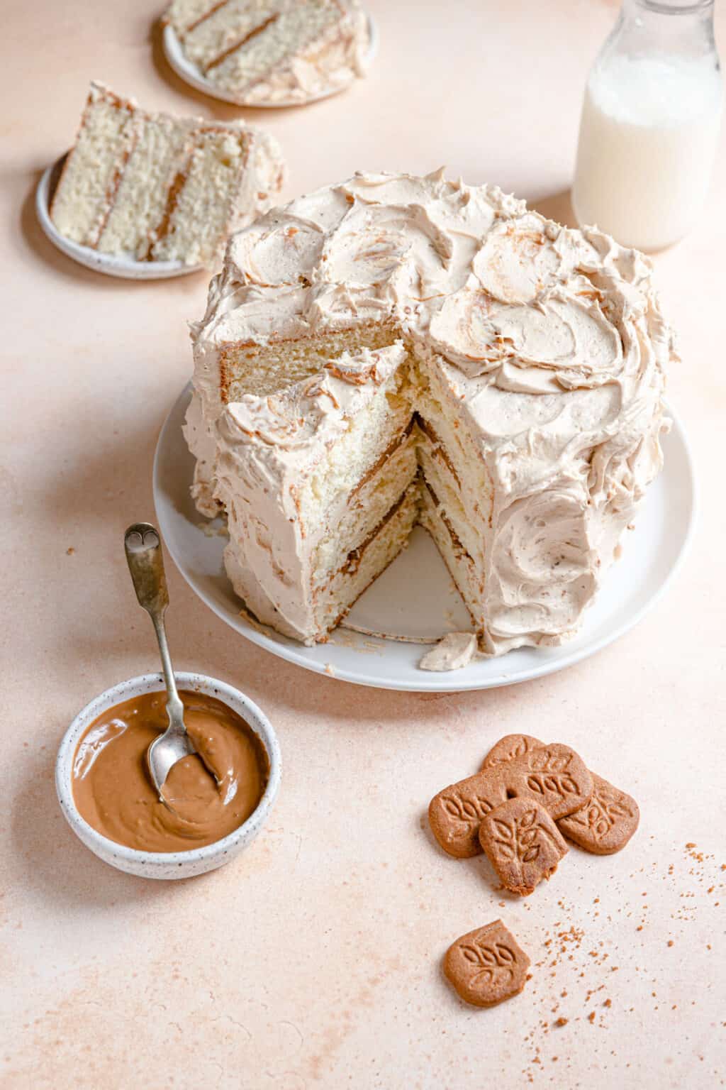 Banana cookie butter cake, an impressive and uniqe dessert