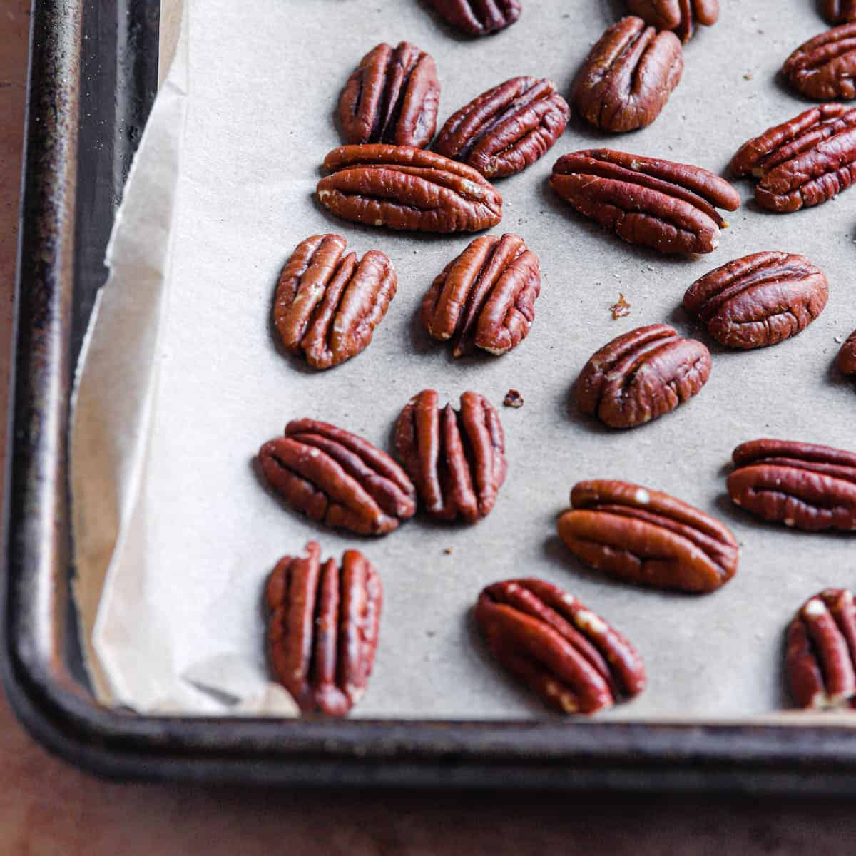 How to toast pecans in 3 ways, recipe and tips