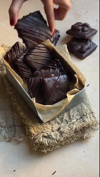 Chocolate covered graham crackers - One Sarcastic Baker