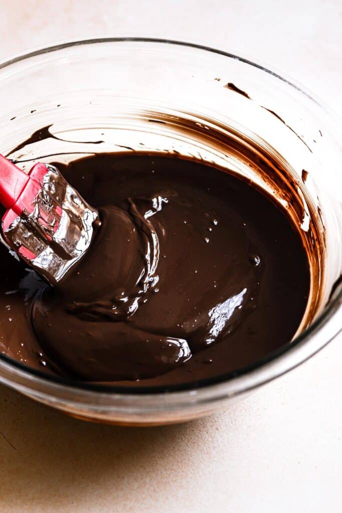 Learn How to temper chocolate with two easy tempering methods
