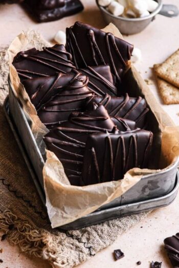 cropped-Chocolate-coated-graham-crackers-scaled-1.jpg