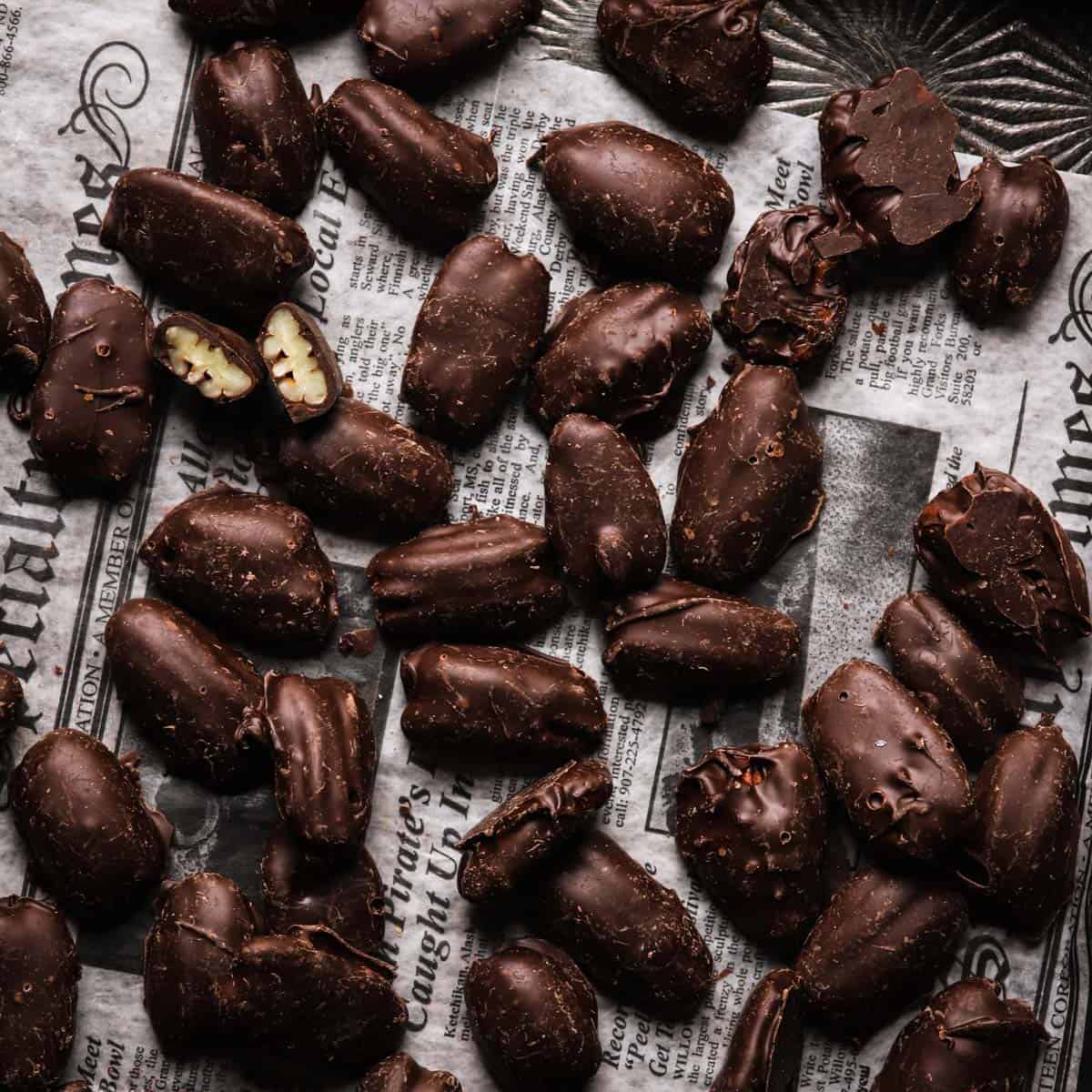 Chocolate covered pecans recipe, easy, fast and delicious.