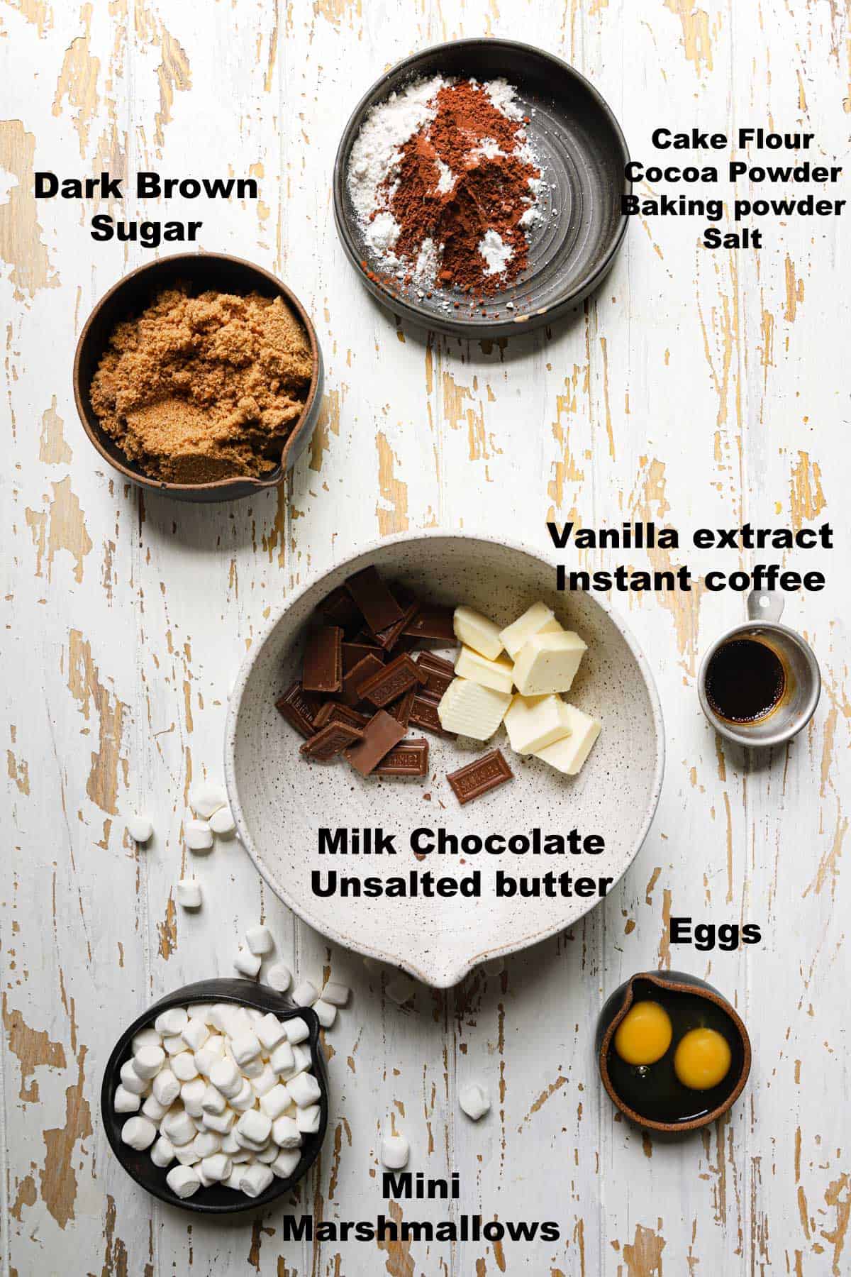 Ingredients to make s'mores pie.
