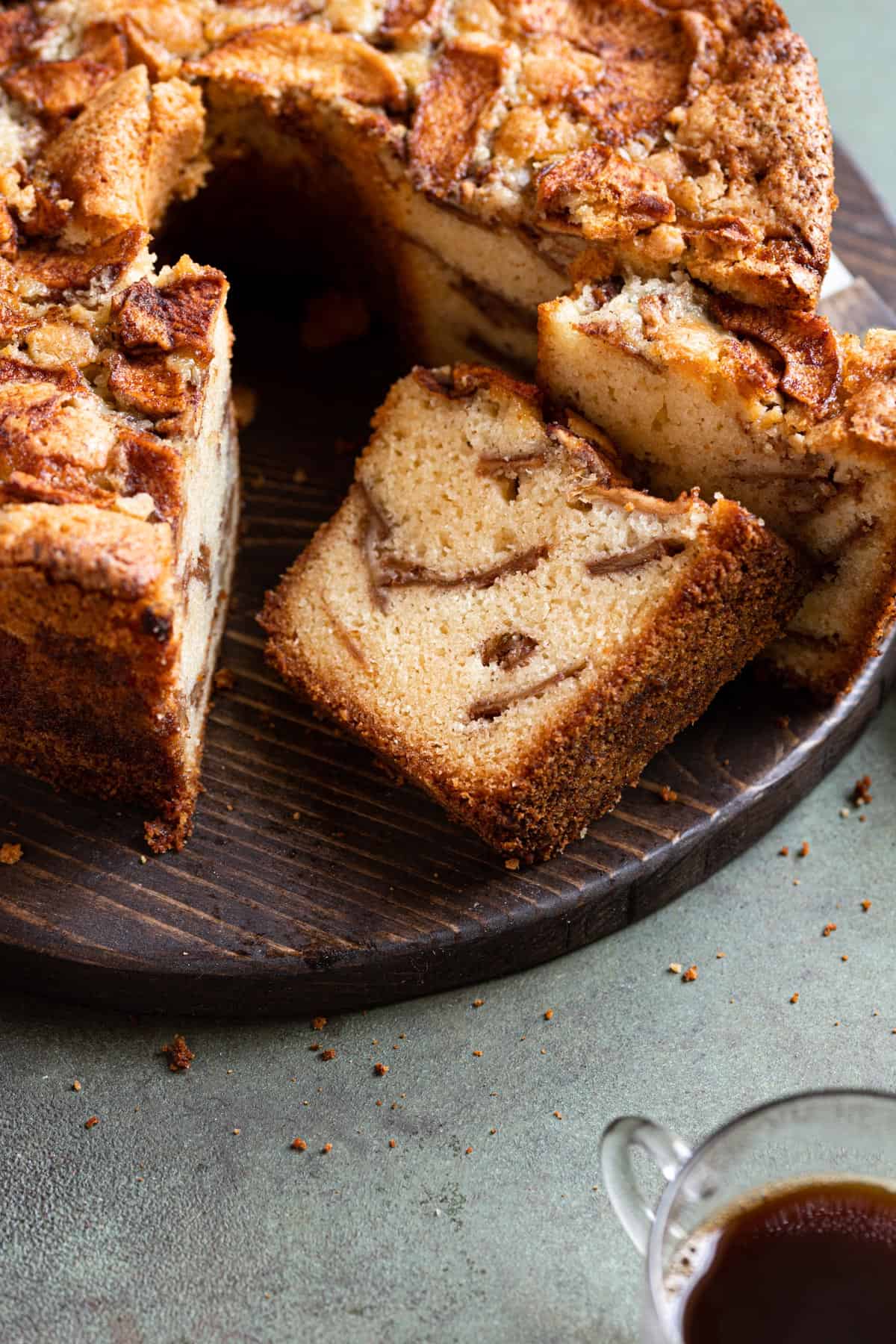 Jewish apple cake