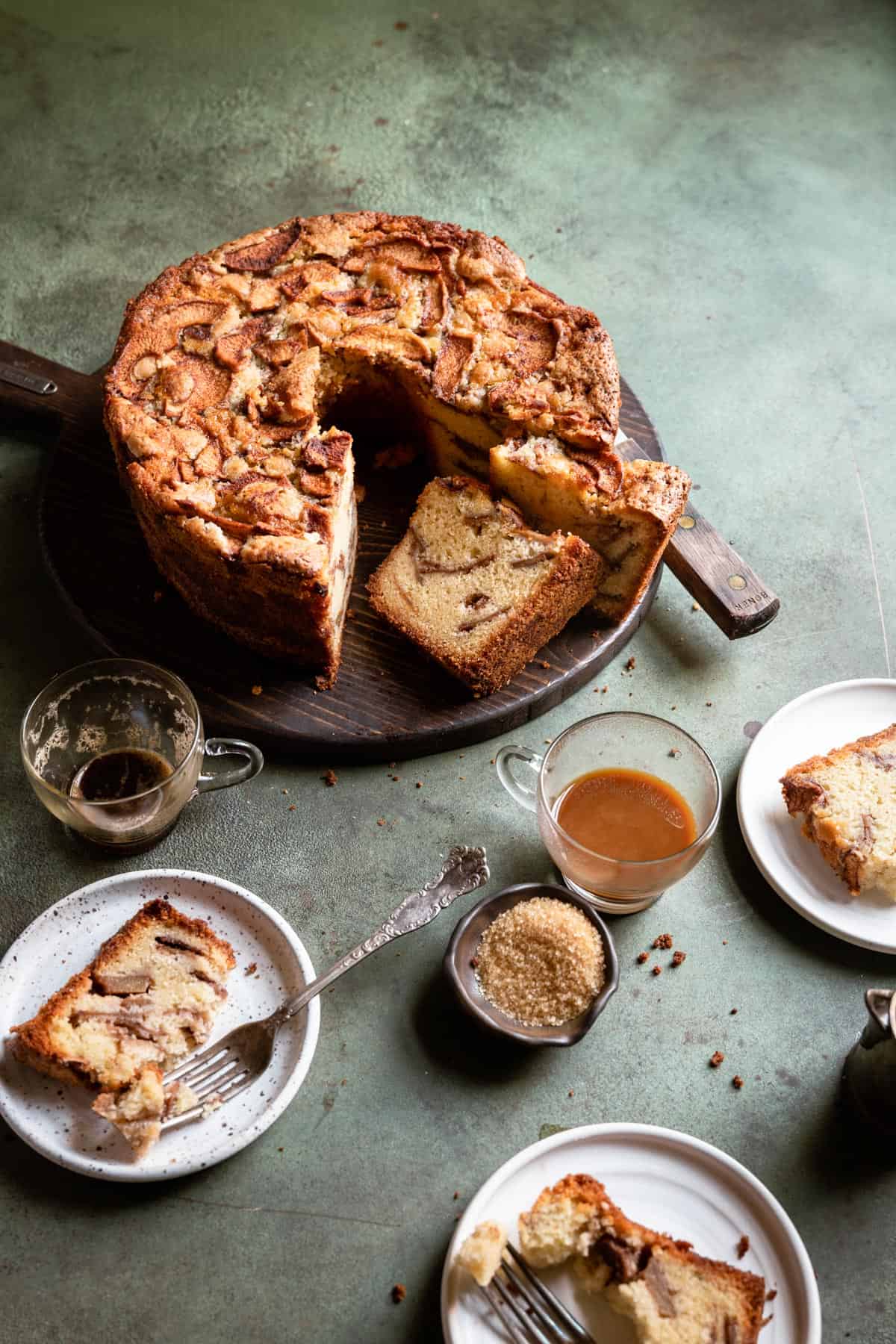 sliced jewish cake