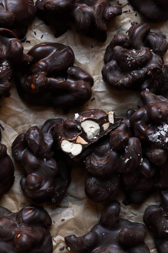 Easy Chocolate covered Cashews Recipe (Clusters)