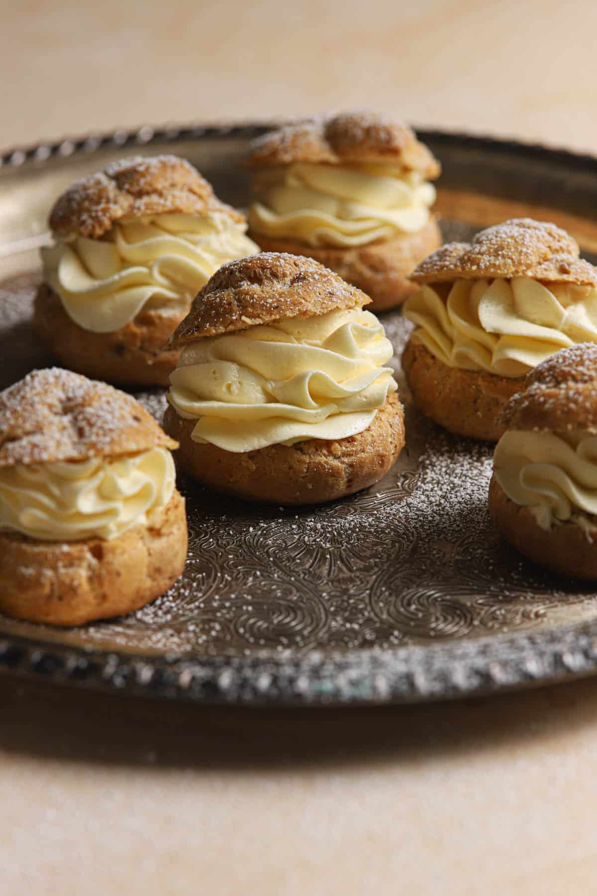 cream puffs filled with mousseline filling