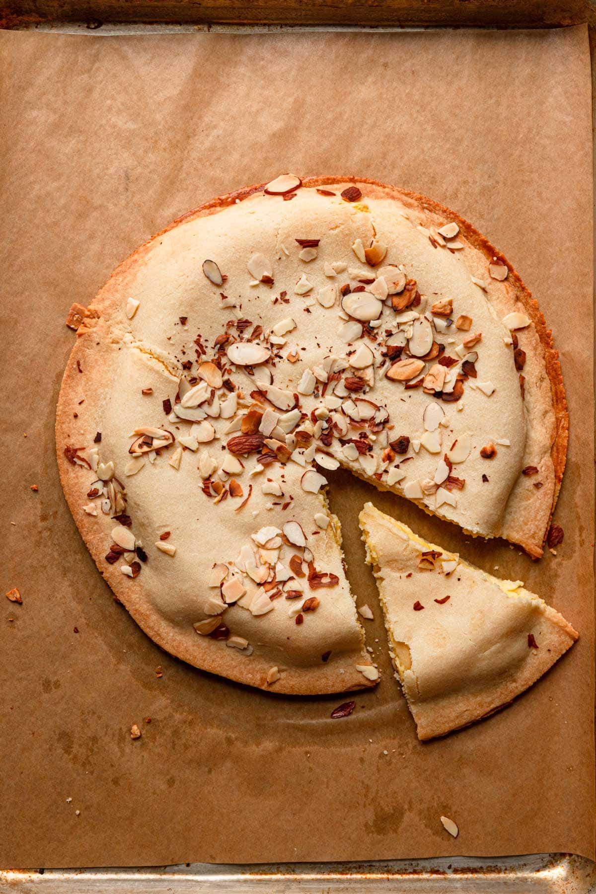 Free form torta della nonna.