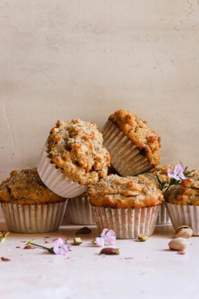 Pistachio muffins recipe.