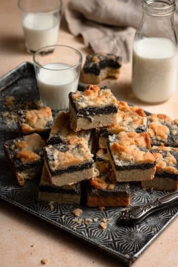 Jewish Mohn bars recipe.