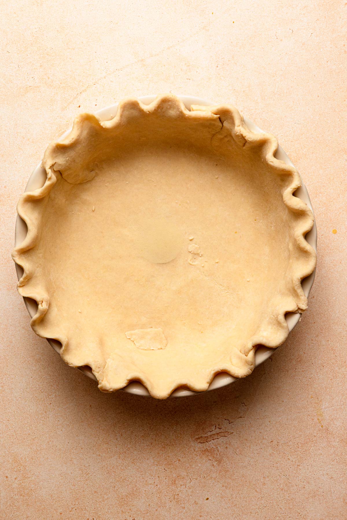 Un baked pie crust.