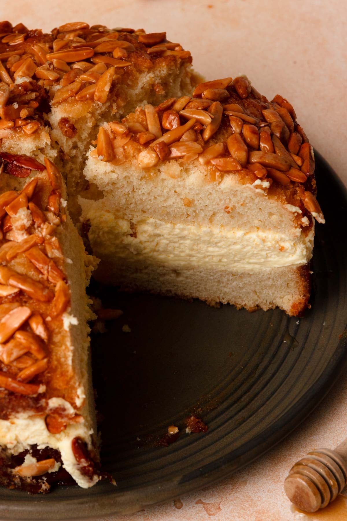 sliced Bienenstich.